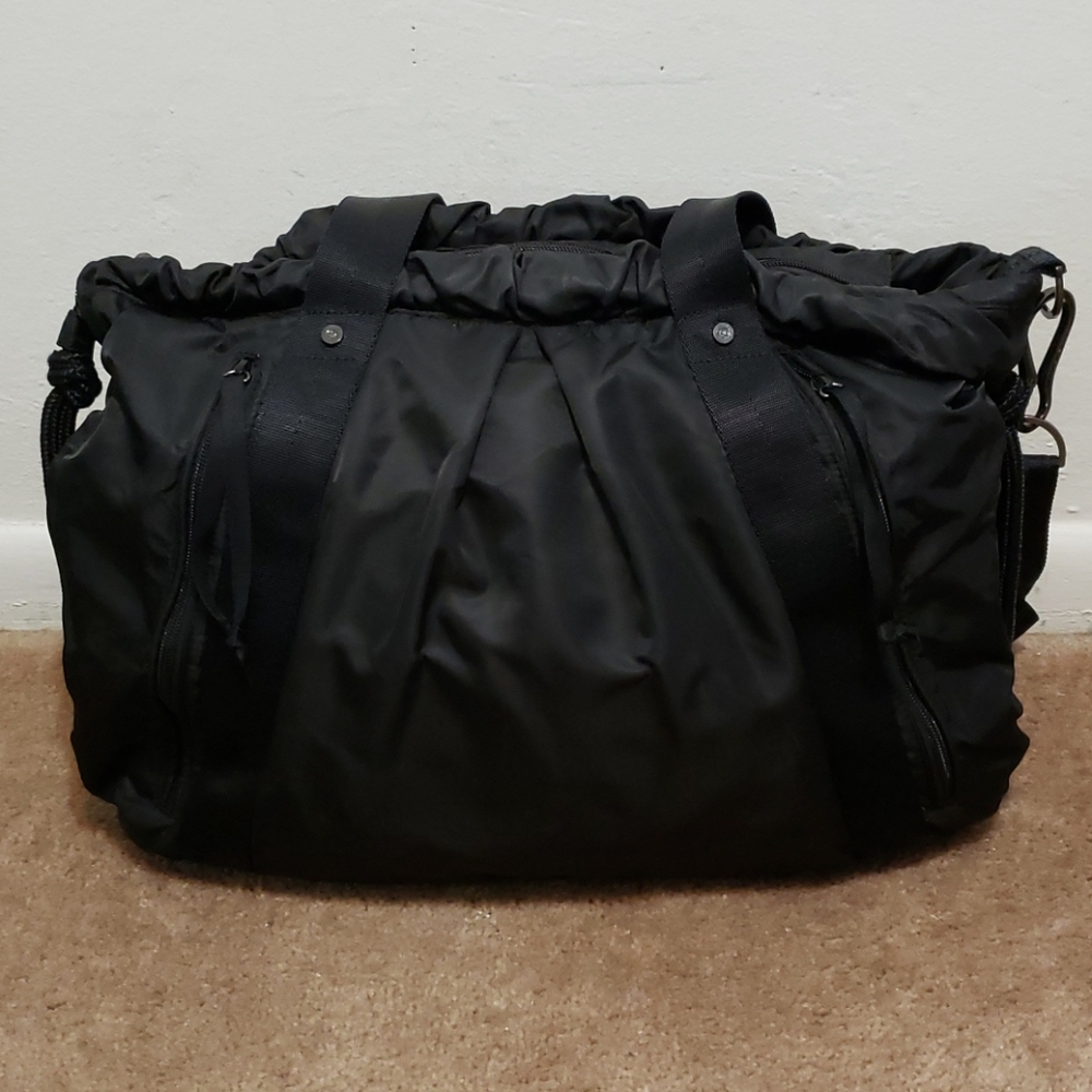 lululemon athletica Black Quilted Shoulder Tote - Picture 5 of 13